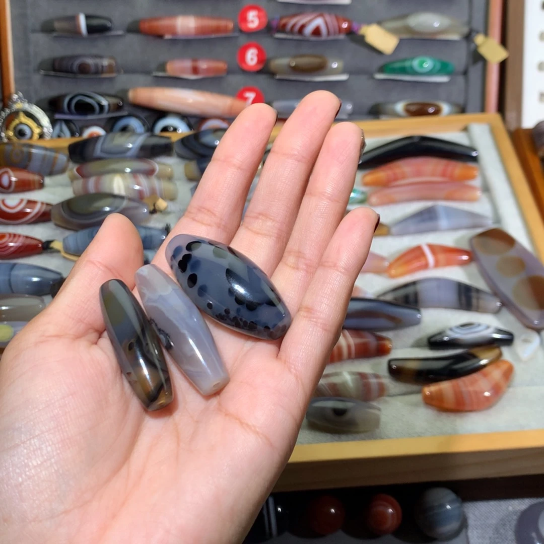 玛瑙/玉髓颈饰未镶嵌冰*