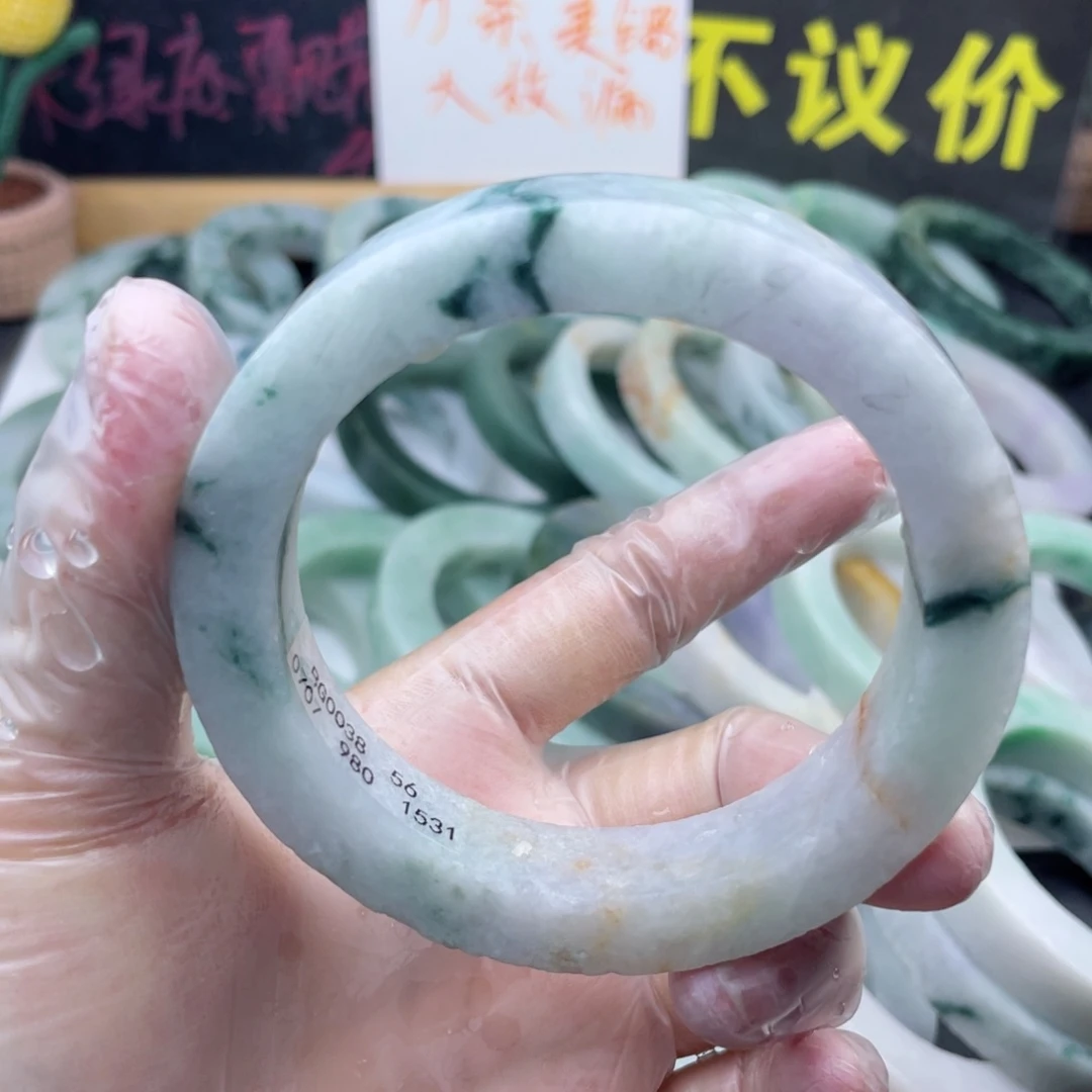 未镶嵌翡翠定制翡翠