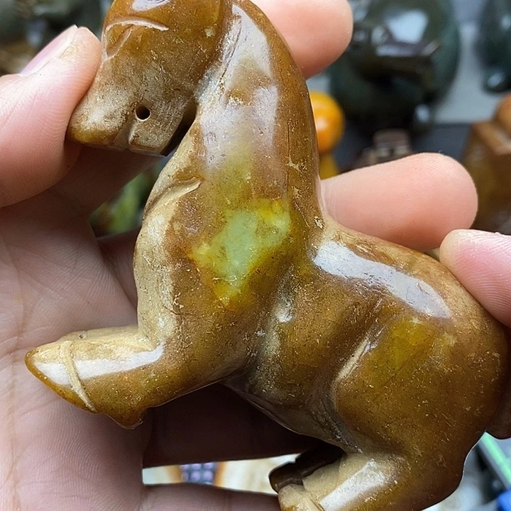 未镶嵌蛇纹石玉颈饰