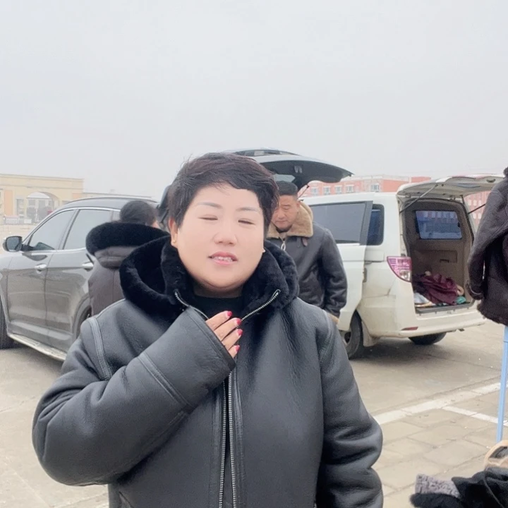 ？160斤穿皮毛一体男款