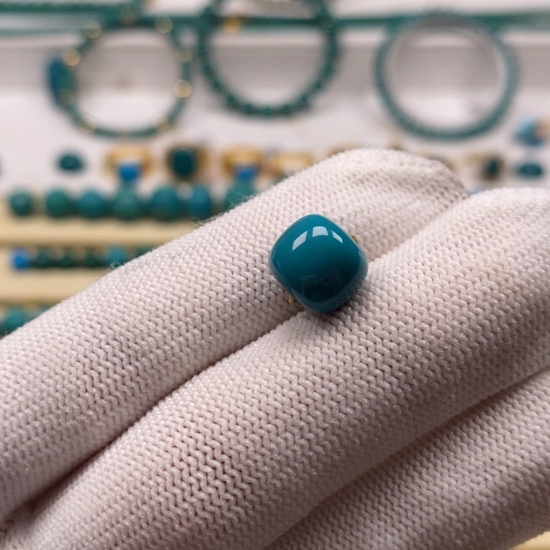 绿松石未镶嵌珠宝奇石蓝色光面老型10*9mm