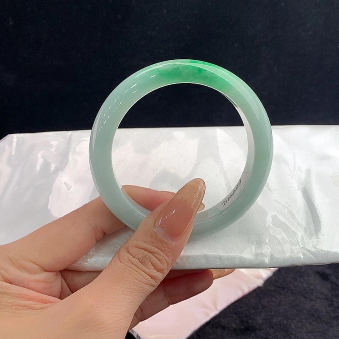 【闪购商品】未镶嵌手镯翡翠正57