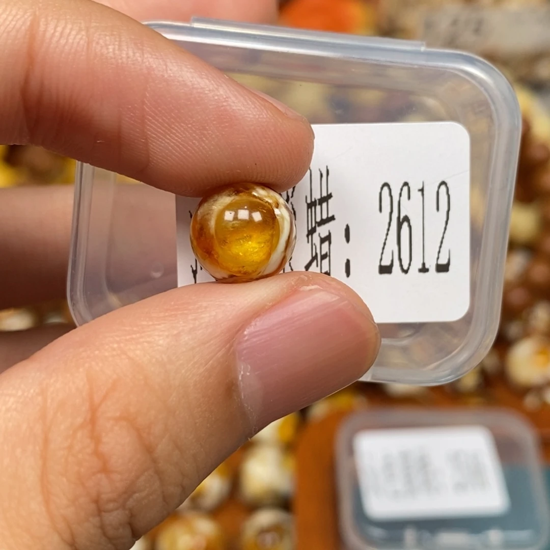 蜜蜡未镶嵌珠宝奇石2612