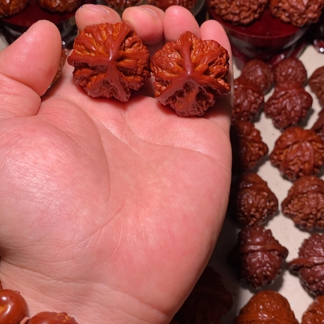 小***哥桃核吊坠三愣三愣三愣