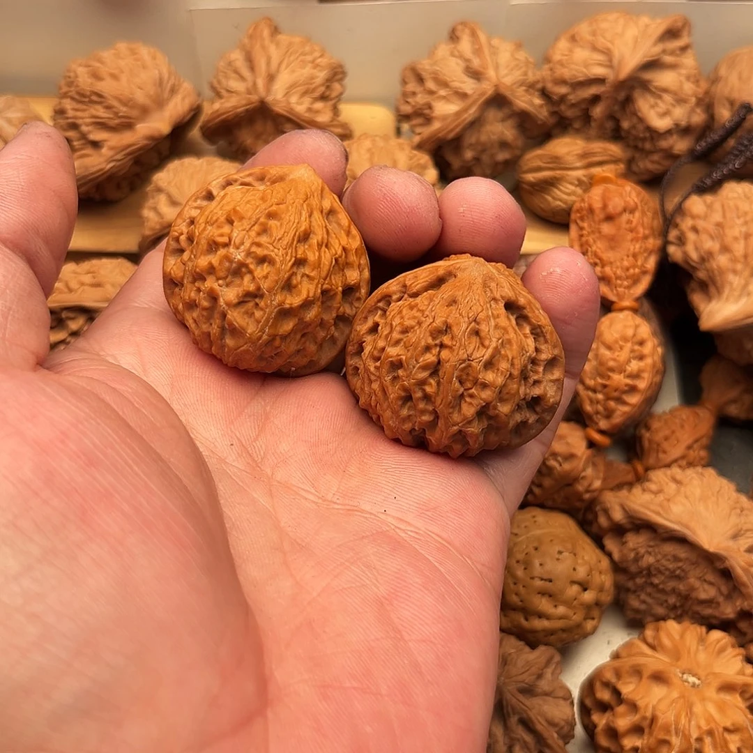 百****文玩核桃吊坠金牛