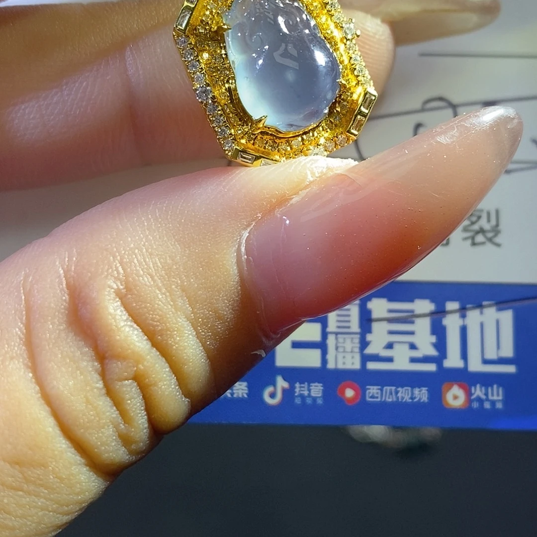 颈饰18K金镶嵌翡翠基地发货 假一赔三