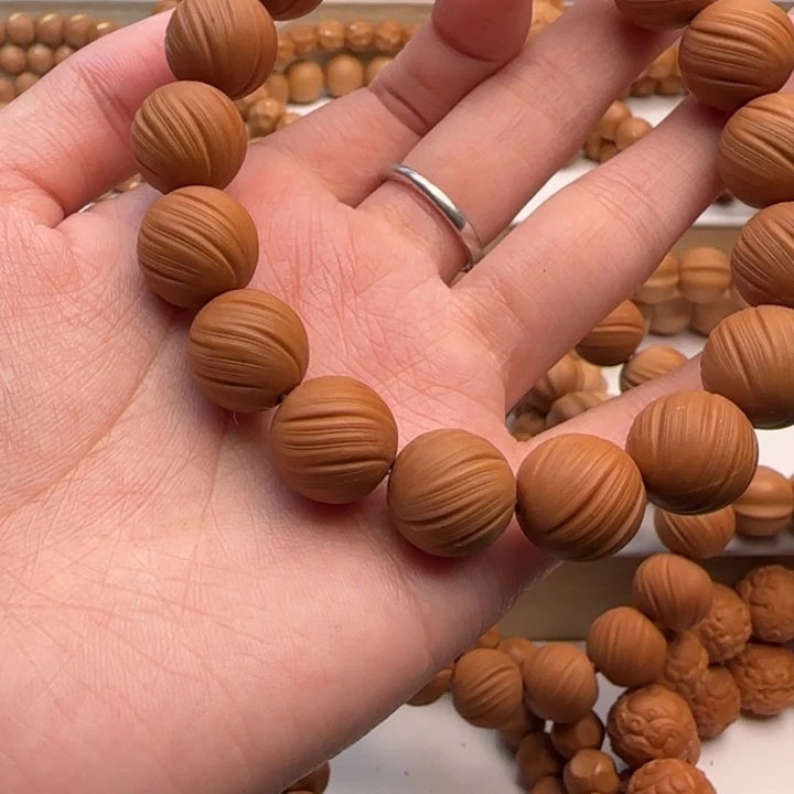 暖***亲吊坠猴头核桃二等大定风珠微瑕款