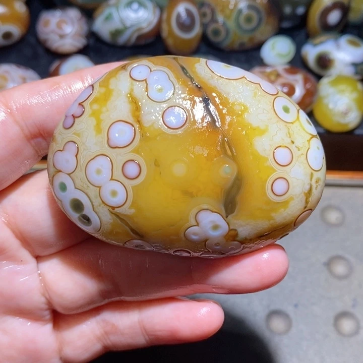 未镶嵌玛瑙/玉髓珠宝半成品48