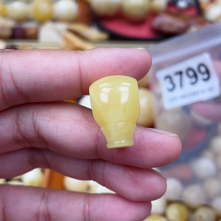 蜜蜡未镶嵌珠宝奇石沙眼15