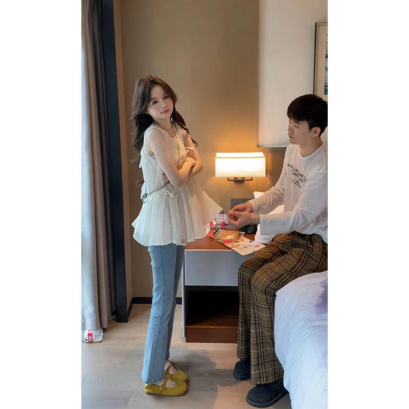 2025夏季新款甜美小个子穿搭网纱拼接蝴蝶结蓬蓬无袖上衣配牛仔裤