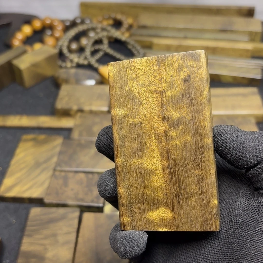 墨***年金丝楠一物一拍链接