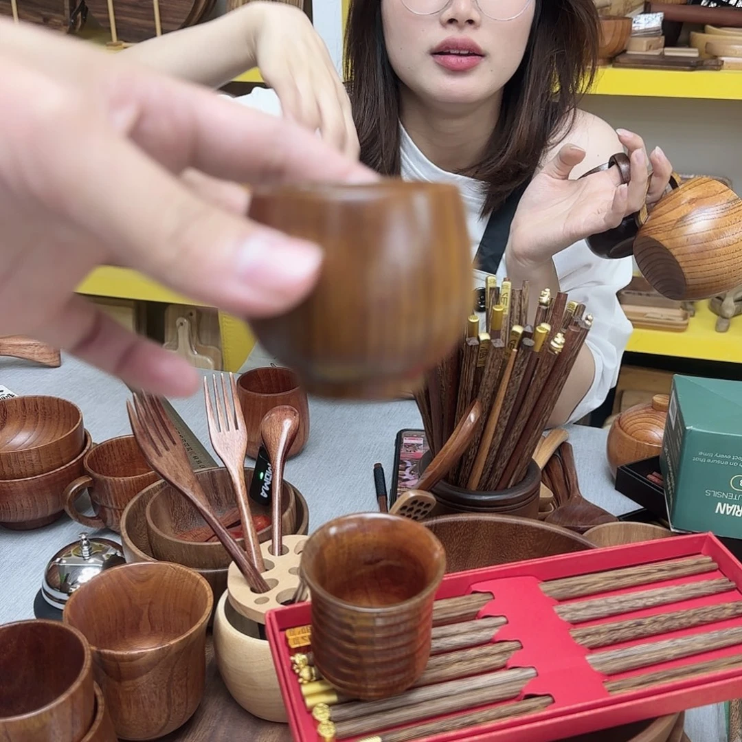 木类小酒杯。。。。。。