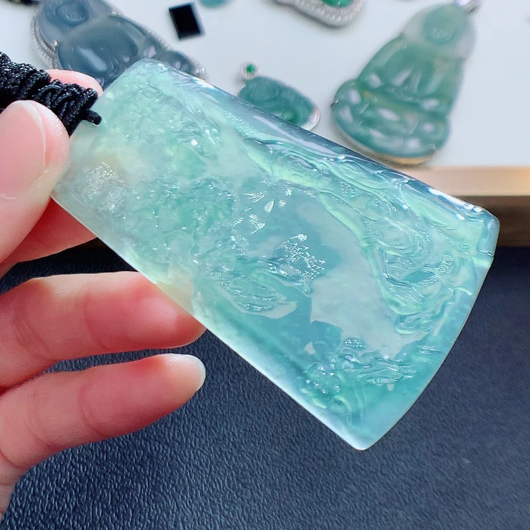 翡翠颈饰未镶嵌翡翠