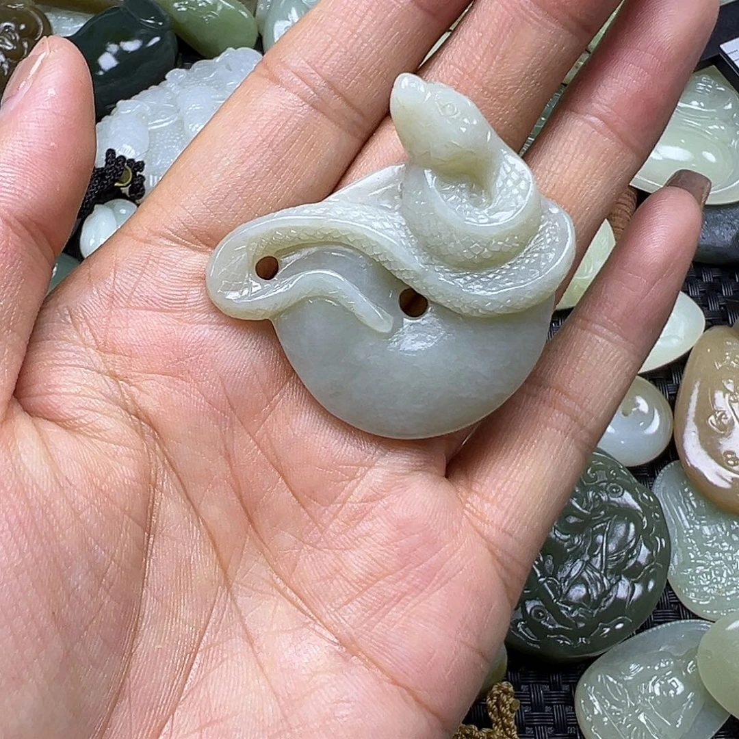 和田玉未镶嵌颈饰