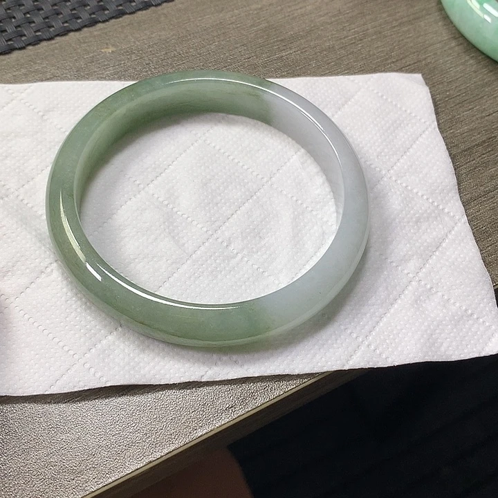 翡翠未镶嵌颈饰63.4圈