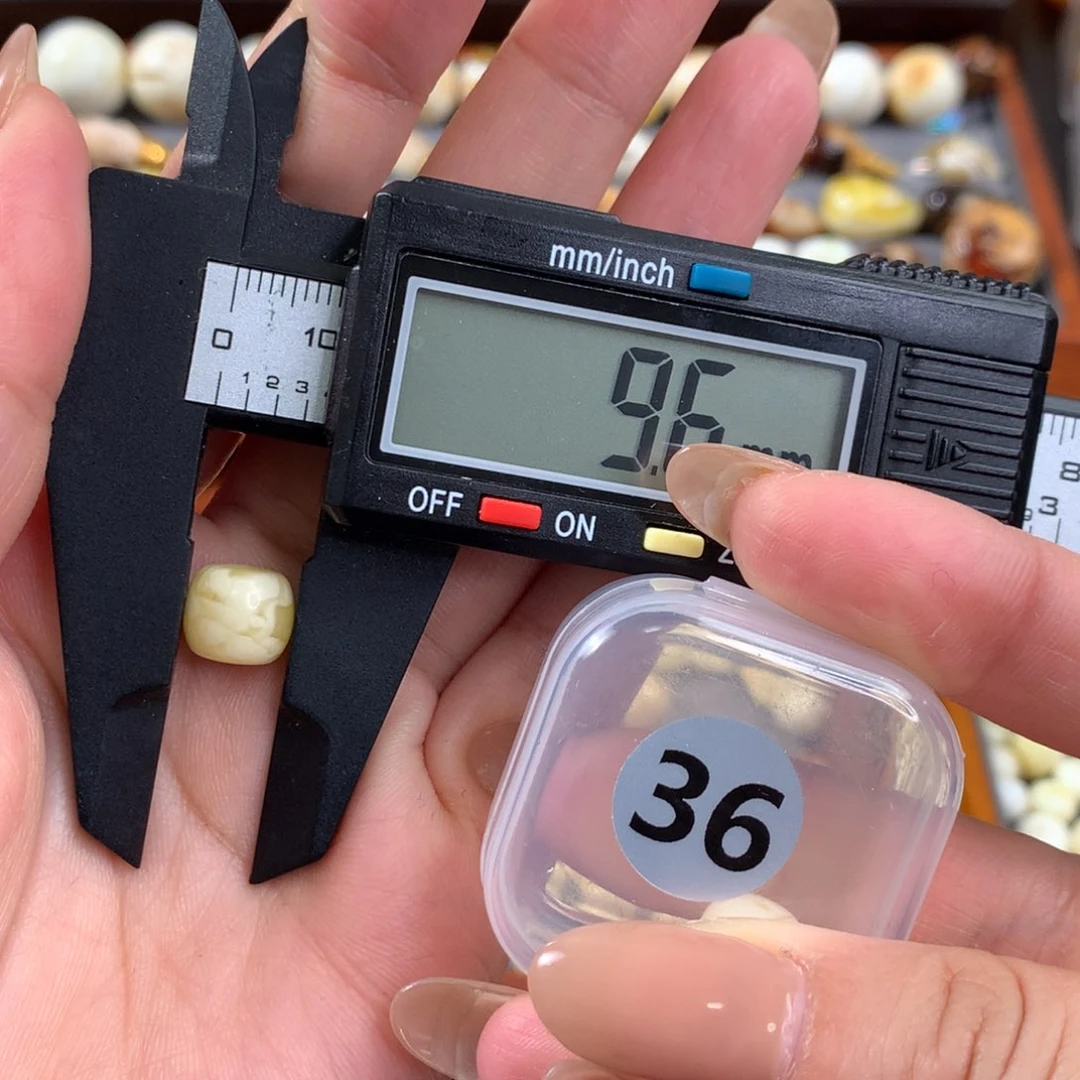 琥珀裸石未镶嵌晴***琥珀蜜蜡