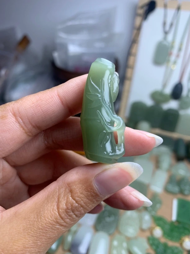 和田玉湖水绿竹节竹报平安一鸣惊人节节高升精雕冰透气质巧雕