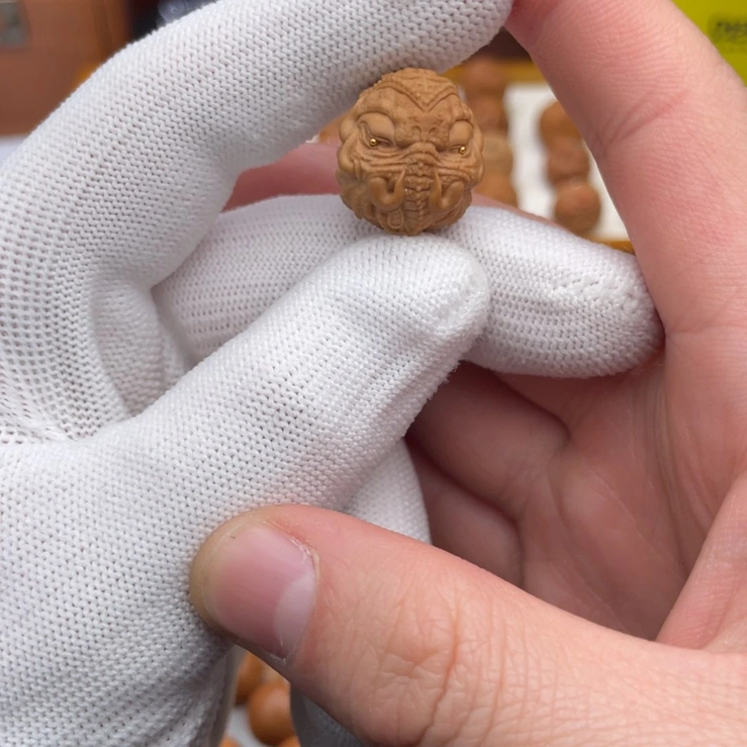 文玩核桃吊坠红***国