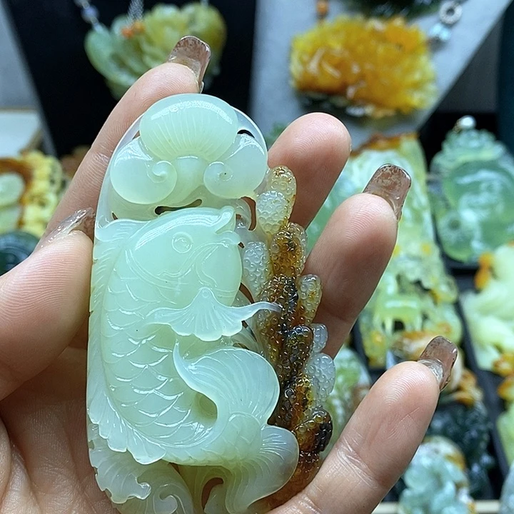 蛇纹石玉挂件未镶嵌