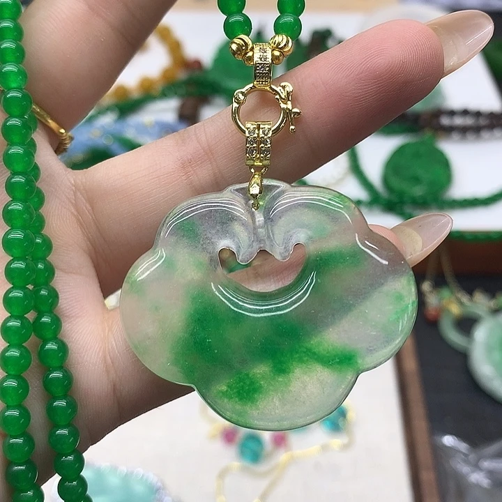 翡翠未镶嵌颈饰吊坠