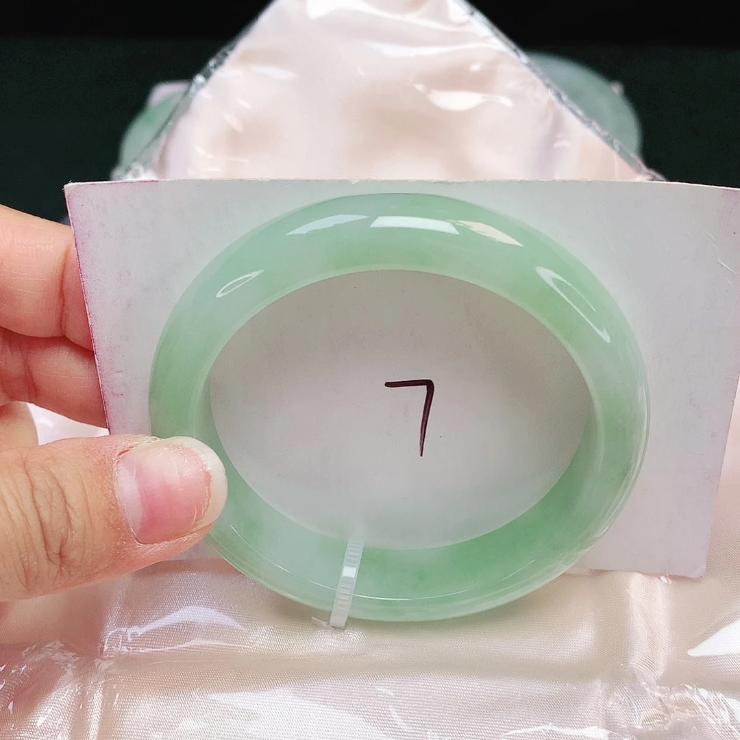 翡翠未镶嵌手镯正圈54