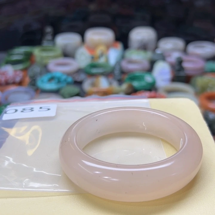 石英质玉手镯未镶嵌微*85