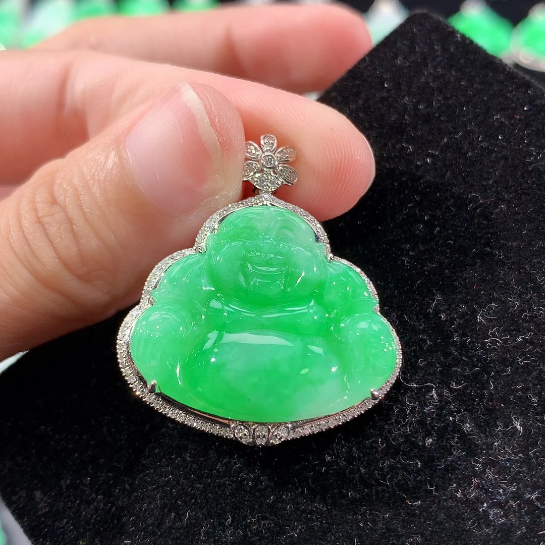 翡翠18K金镶嵌颈饰