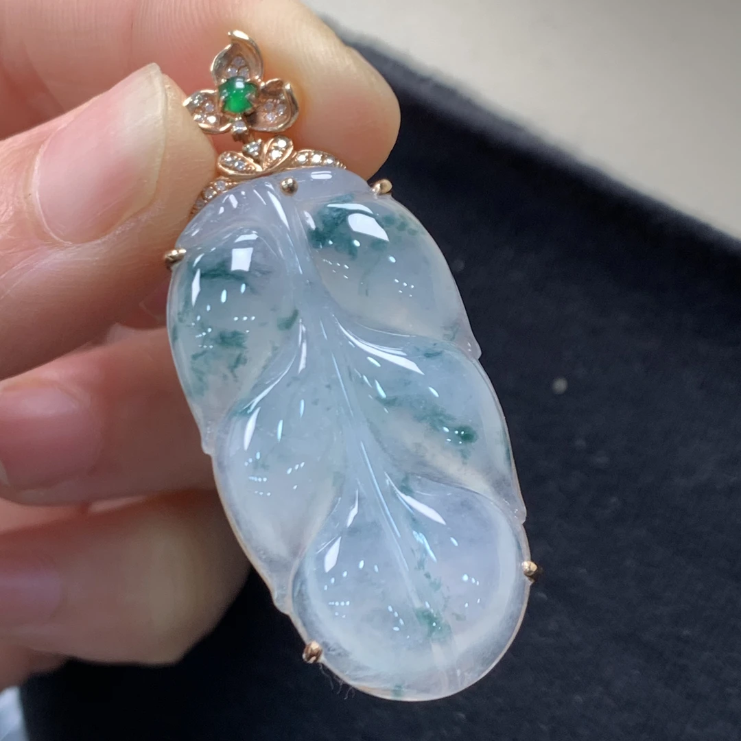 18K金镶嵌缅甸A货翡翠冰飘花树叶