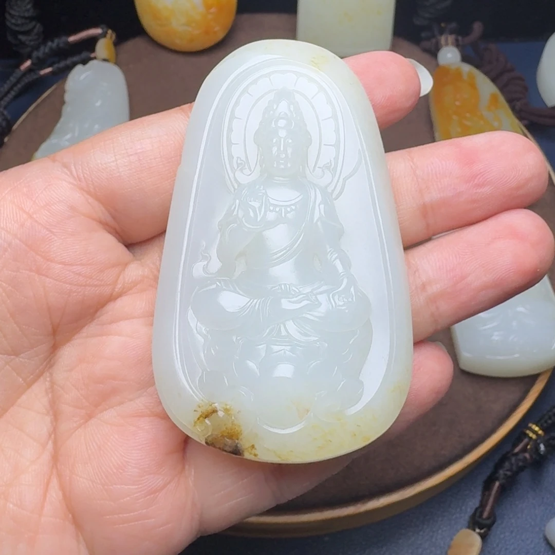 C***s颈饰未镶嵌和田玉