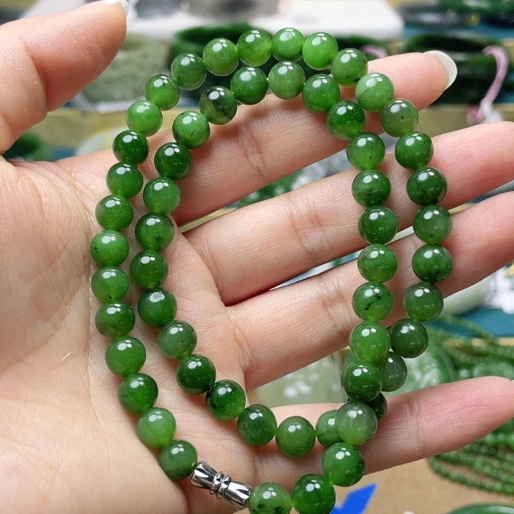 和田玉项链59圈口。 编号111未镶嵌