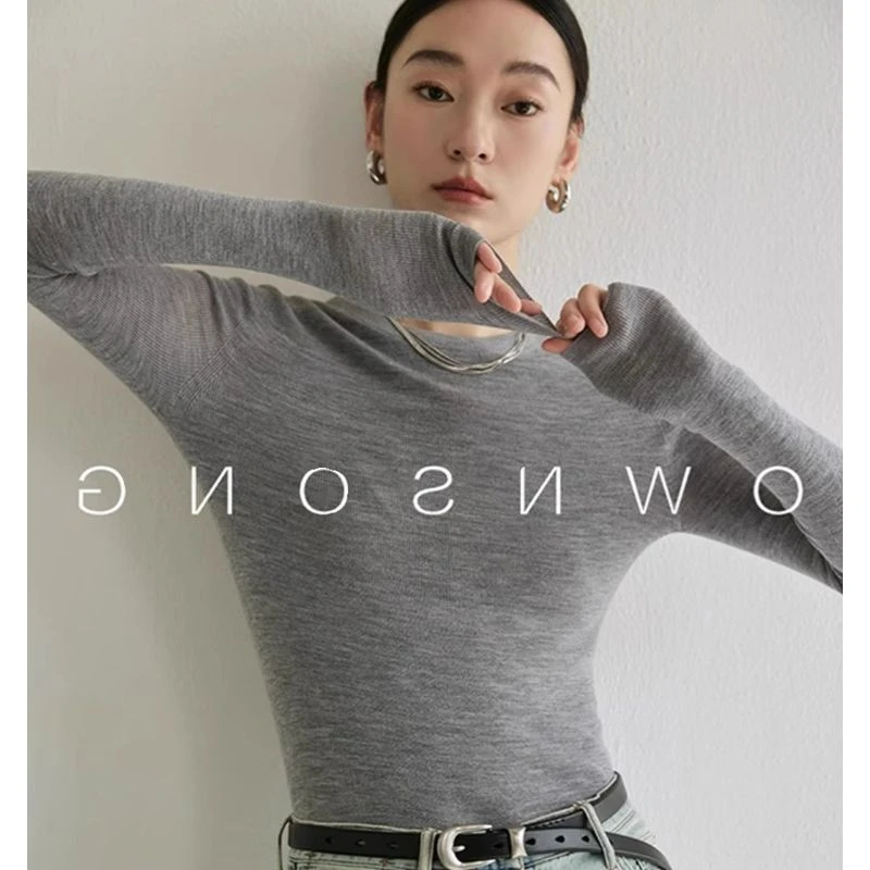 别致百搭灰色圆领正肩针织打底衫女秋冬季高级感修身毛衣内搭上衣