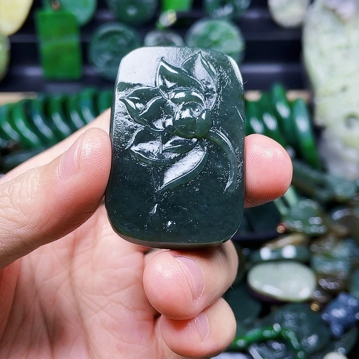 和田玉未镶嵌挂件