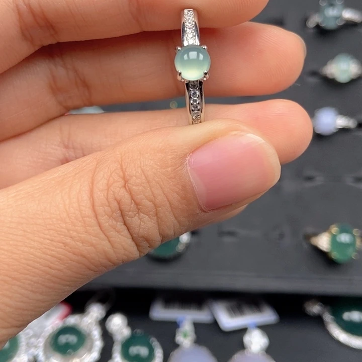 翡翠未镶嵌戒指戒指