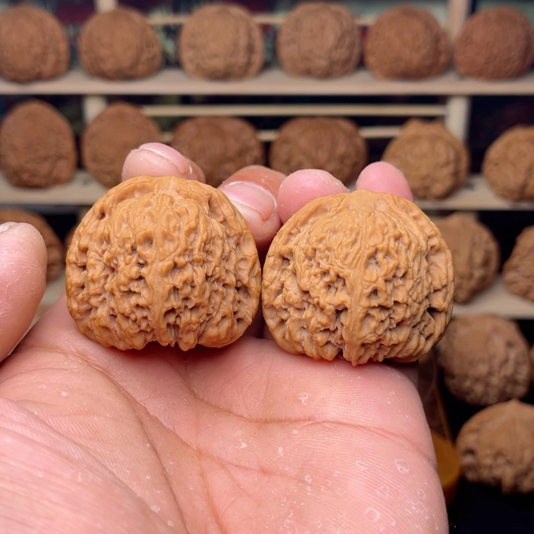 文玩核桃把件?***?文文玩核桃把件40尺南疆石