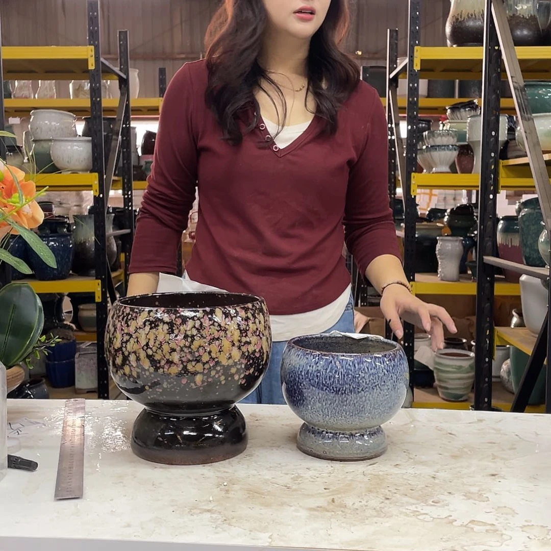 18.20 宜兴紫砂花盆