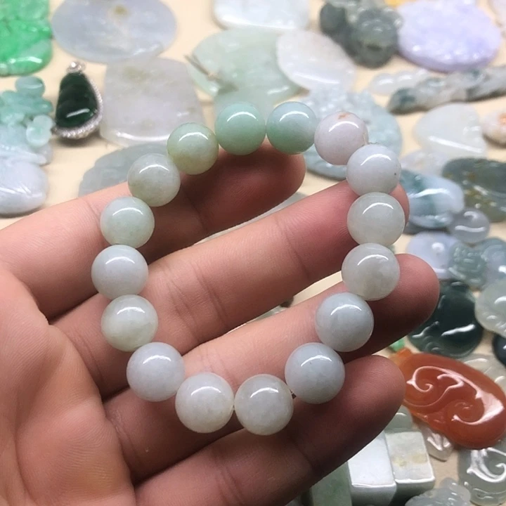 翡翠未镶嵌颈饰链接