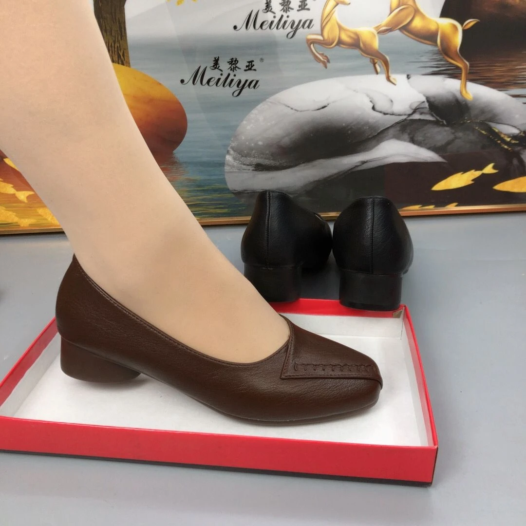 复古方头单鞋女2025春夏新款浅口不累脚软底女鞋防滑粗跟真软皮鞋