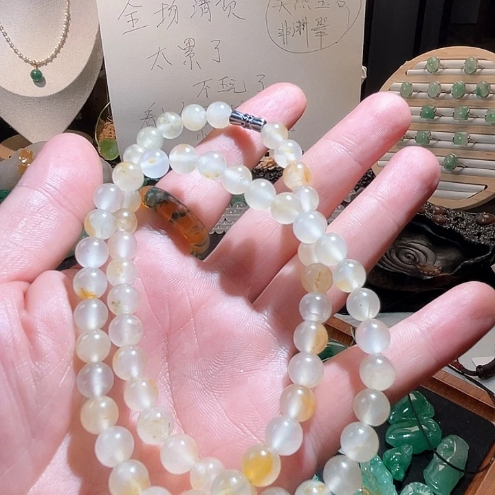 石英质玉未镶嵌颈饰