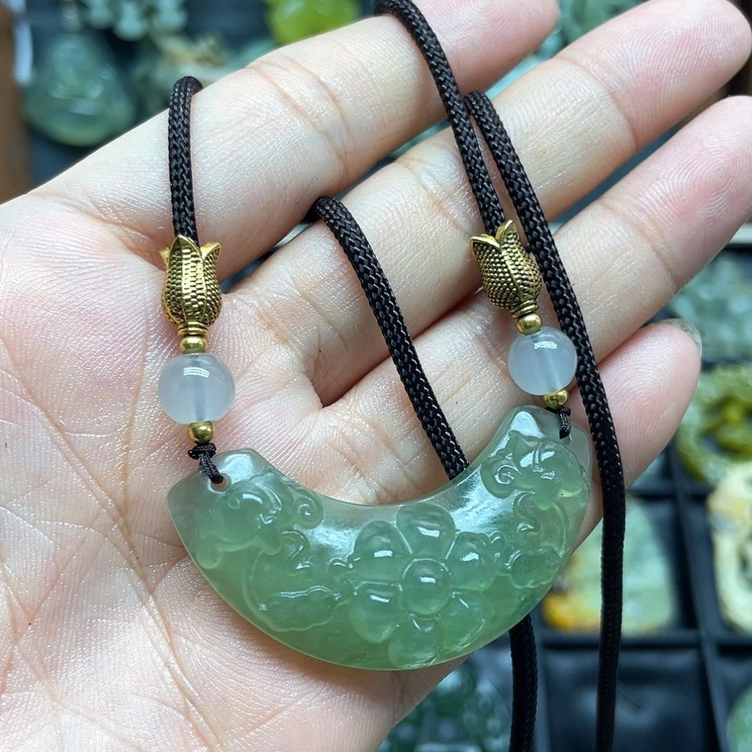 未镶嵌蛇纹石玉颈饰