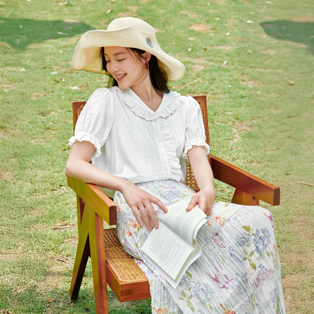 法式娃娃领镂空刺绣花边衬衣2025夏季女装新款泡泡袖显瘦上衣