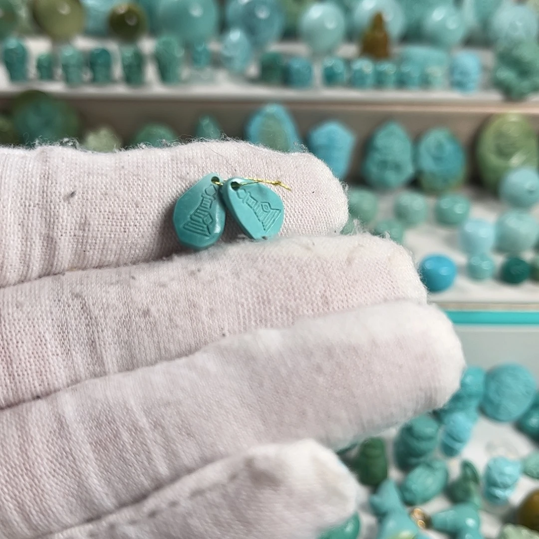 绿松石未镶嵌珠宝奇石