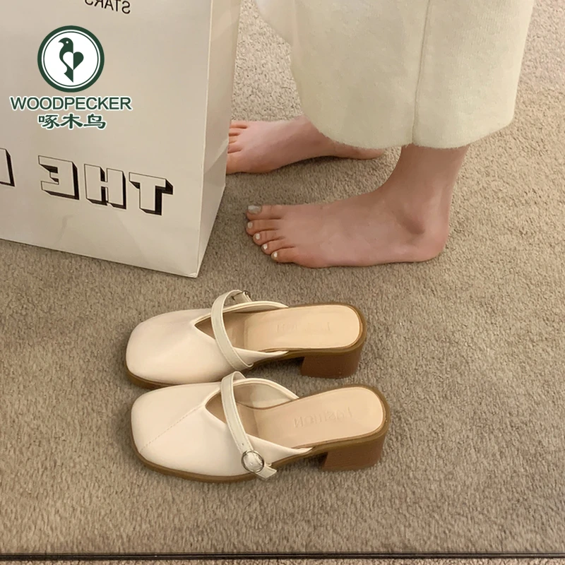 啄木鸟包头半拖鞋女夏外穿2025年新款法式粗跟穆勒鞋方头高跟凉拖
