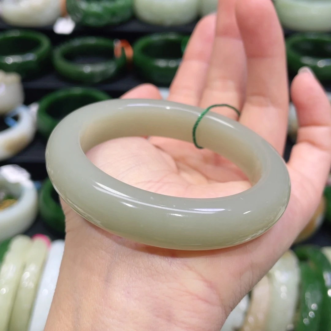 未镶嵌手镯和田玉4