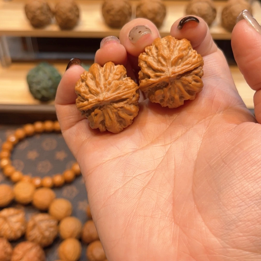 文玩核桃把件西瓜纹多棱