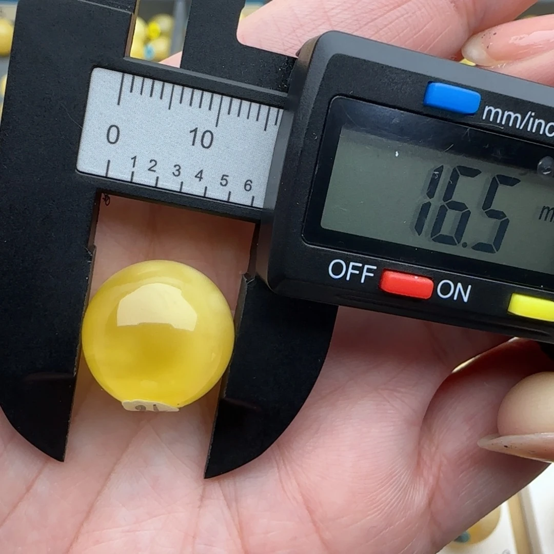 老***艾蜜蜡未镶嵌裸石飘花珠子