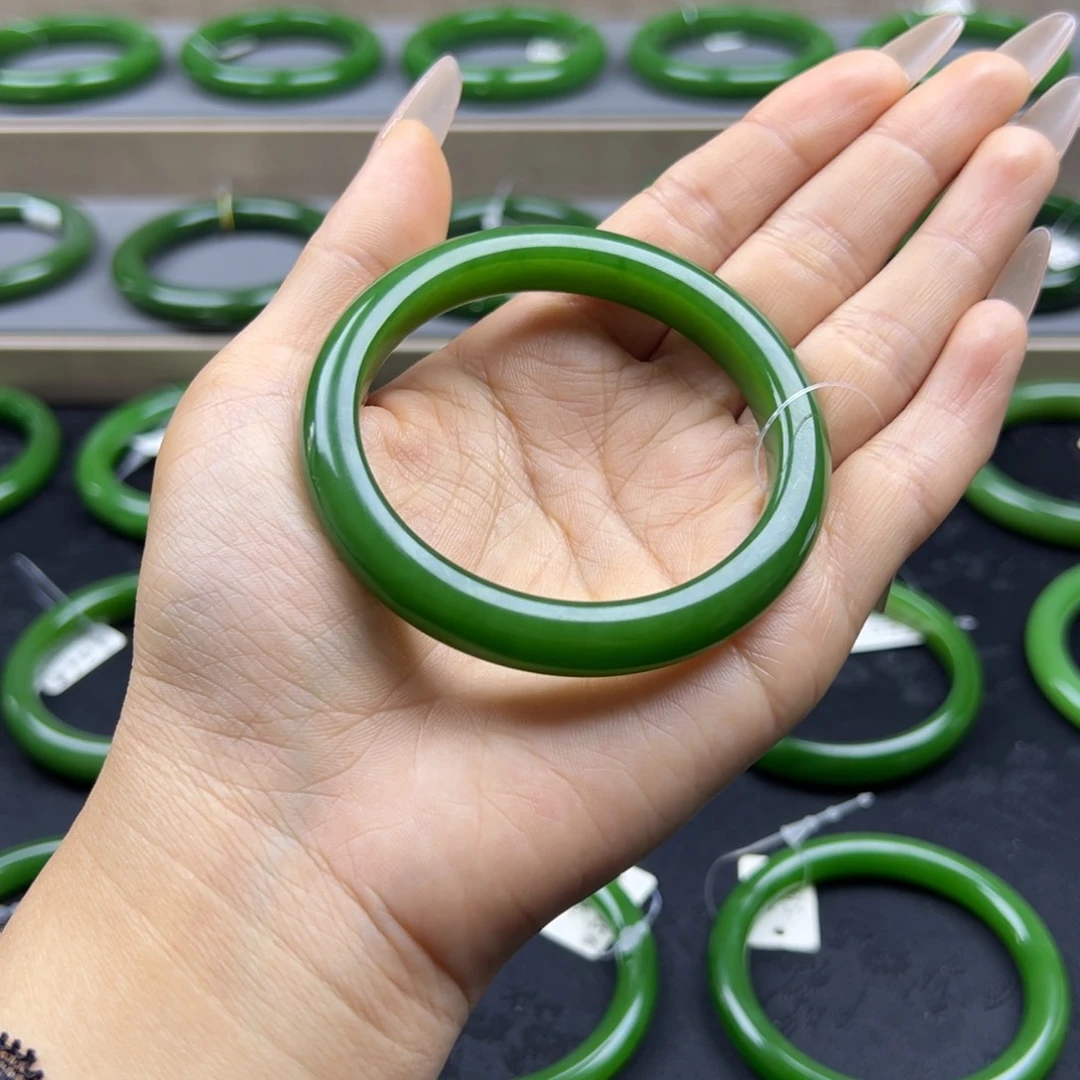 和田玉（碧玉）未镶嵌手镯