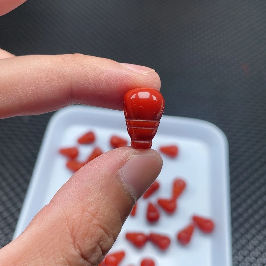 南红玛瑙11*17柿子红三通一颗未镶嵌