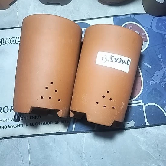 紫砂红泥大笔筒两个