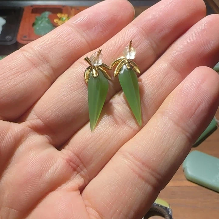 和田玉18K金镶嵌颈饰