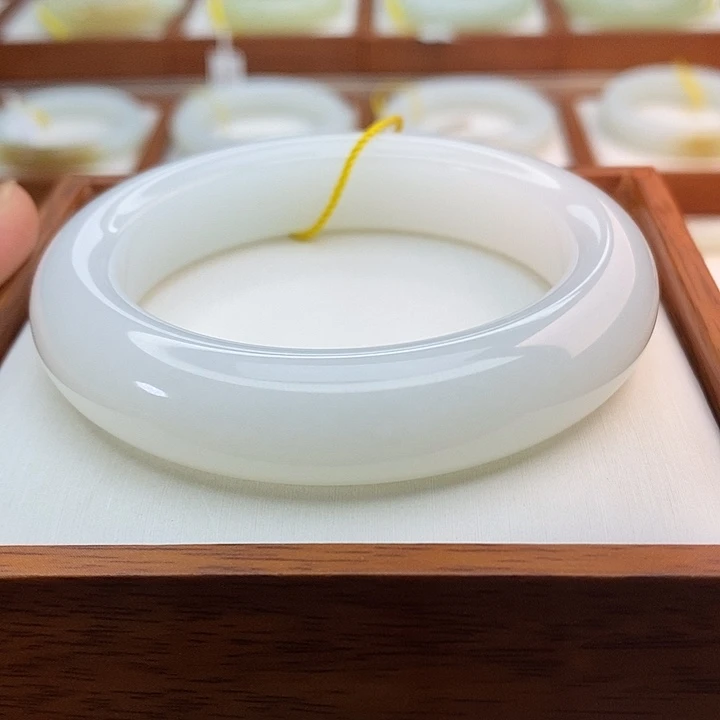 手链未镶嵌和田玉（白玉）